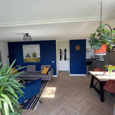Nice 3-bedroom House With Lake View Holiday park *