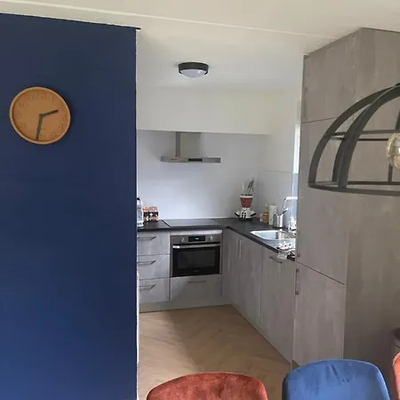 Nice 3-bedroom House With Lake View