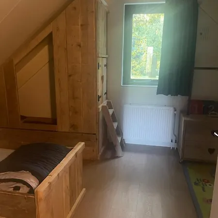 Nice 3-bedroom House With Lake View Holiday park *