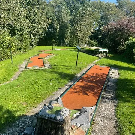 Nice 3-bedroom House With Lake View Holiday park